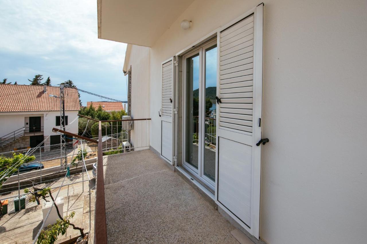 Apartment Michelin Primosten Exterior photo
